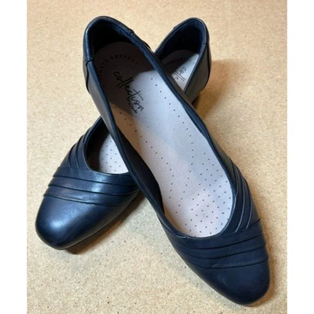 NWOT Clarks Collection Navy Leather Pleated Ballet Flats Womens Size 9.5 1